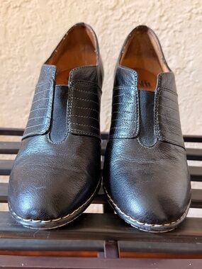 Women’s Söfft black 100% genuine leather slip-on ankle bootie